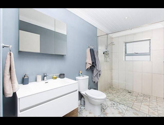 1 BEDROOM PROPERTY TO RENT IN DANA BAY